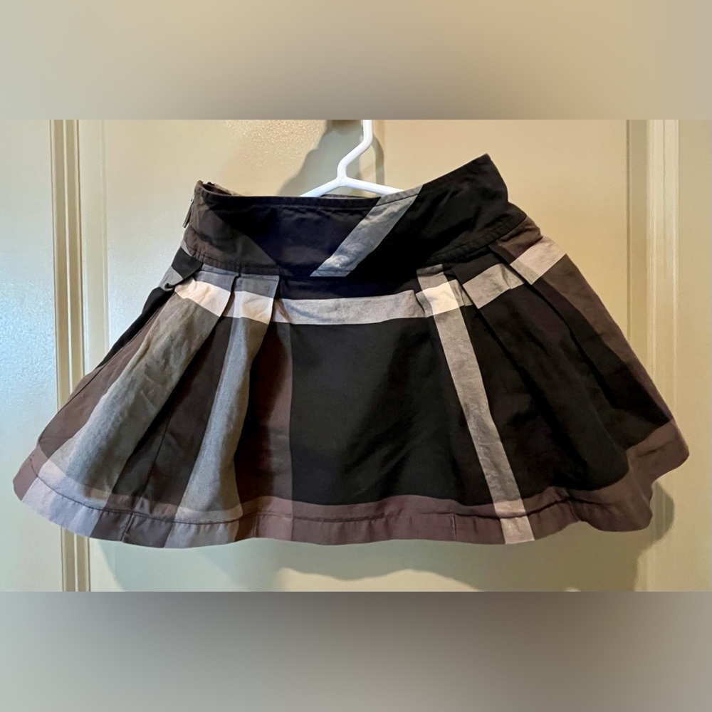 Authentic Vintage Child’s Burberry lined skirt - Size 5Y